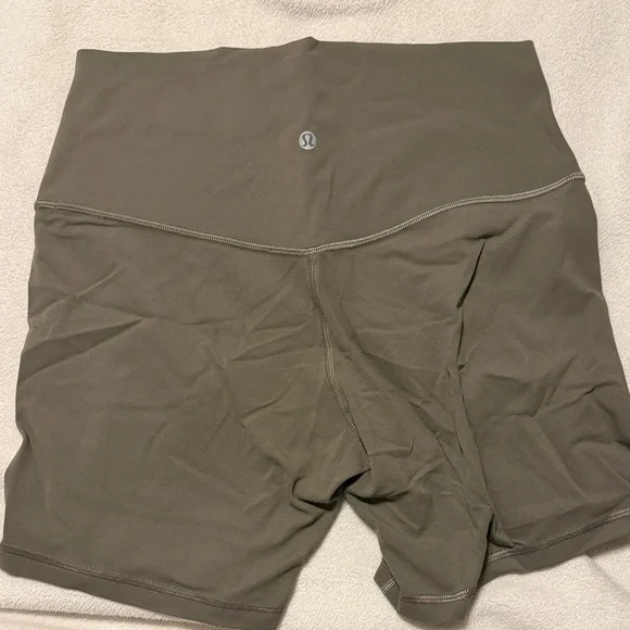 Lululemon align High-Rise Women's Bike Shorts - Picture 2 of 3